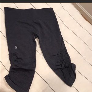 Lululemon seamless crop (dark charcoal gray)